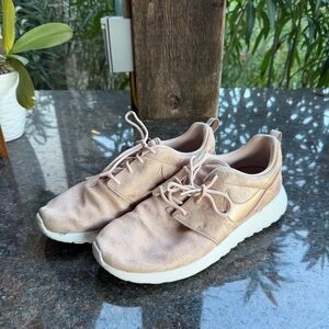 Women’s Nike Roshe Run trainers Worn once / without box